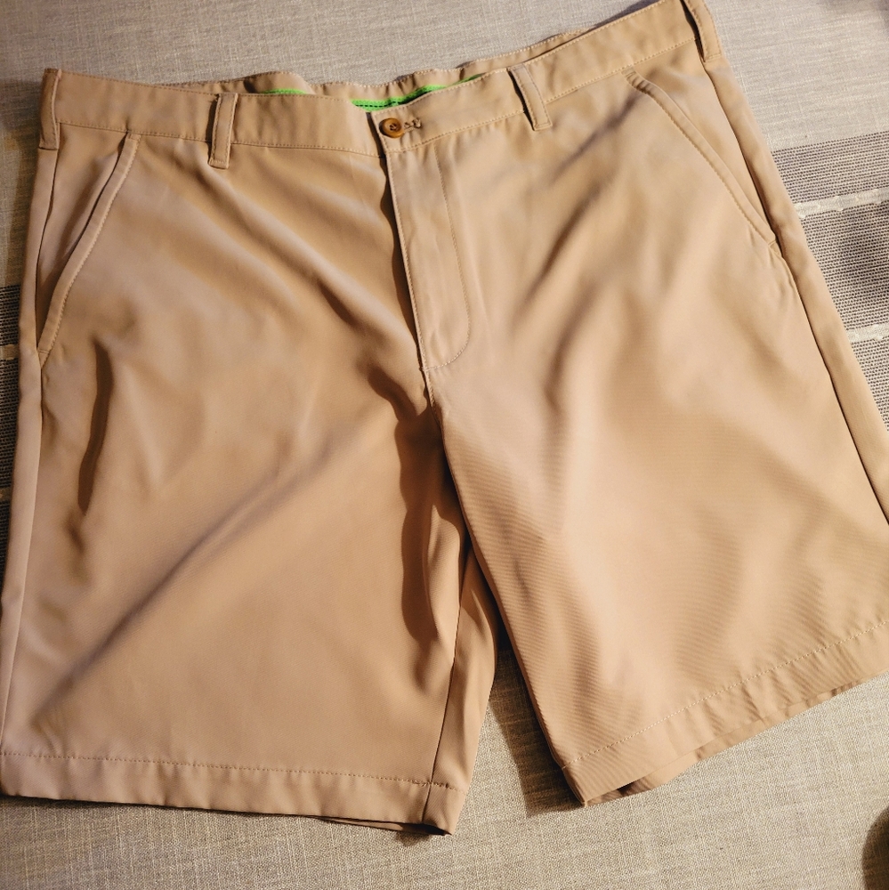 IZOD golf shorts men's size 40 waist flat front excellent condition